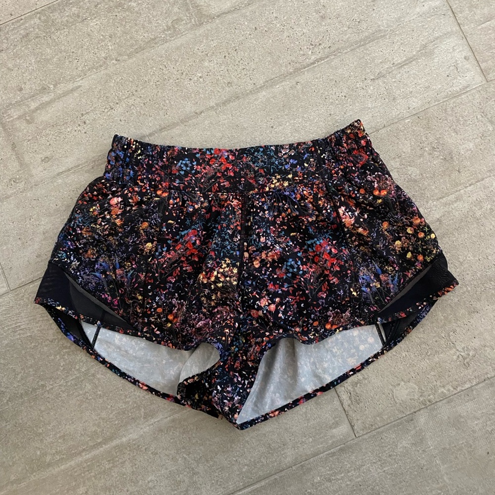 Lululemon Hotty Hot shorts